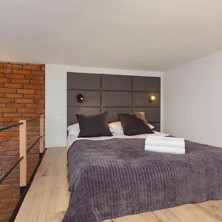 Mezzanine Lwowska Srodmiescie By Renters *
